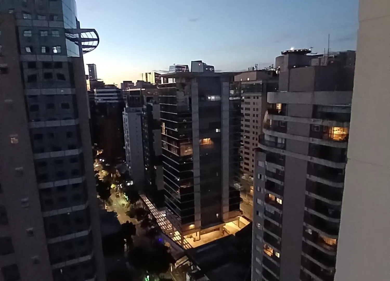 Flat Completo Em Hotel 4 Estrelas No Jardins! Com Piscina, Jacuzzi, Sauna E Academia! Sao Paulo Apartment